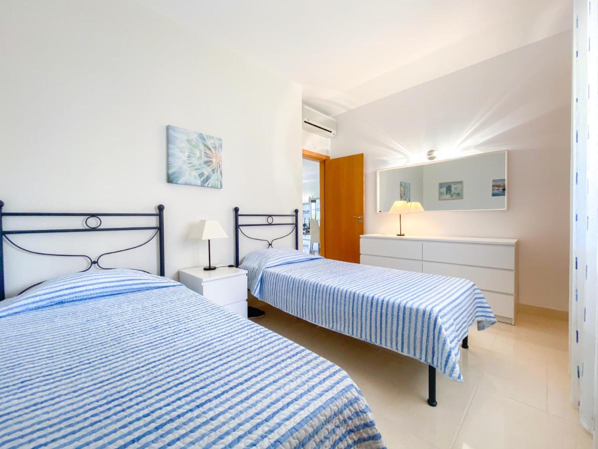 Spacious Modern Apartment With Swimming Pool #1905 Lagos Exterior photo